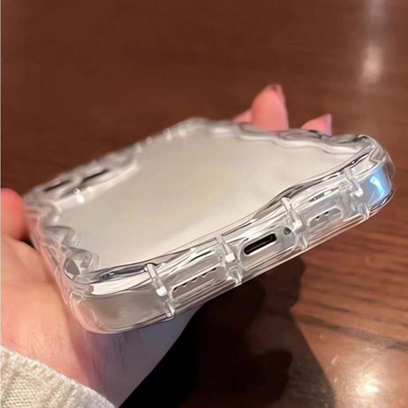 ⚠️Clearance iPhone 14 Pro/Pro Max Clear Phone Case - Picture 3 of 6